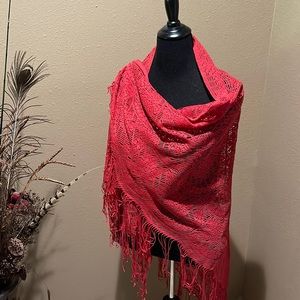 One size fits all, fringed lightweight shawl